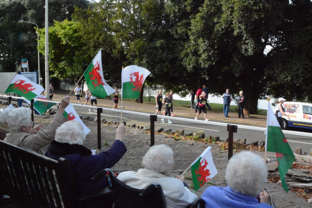 05.10.14 Cardiff Half Marathon... Cantref Care Home residents watch the runners at Roath Park Lake... © Huw Evans Agency